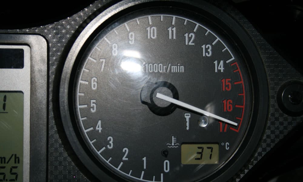 Red lining tachometer