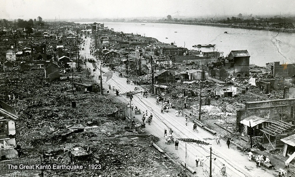 image of the damage The Great Kantō Earthquake did to the streets of Japan in 1923 