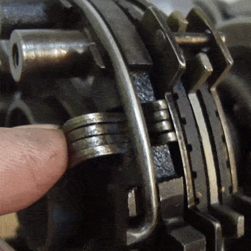 Lobe weights in centrifugal clutch